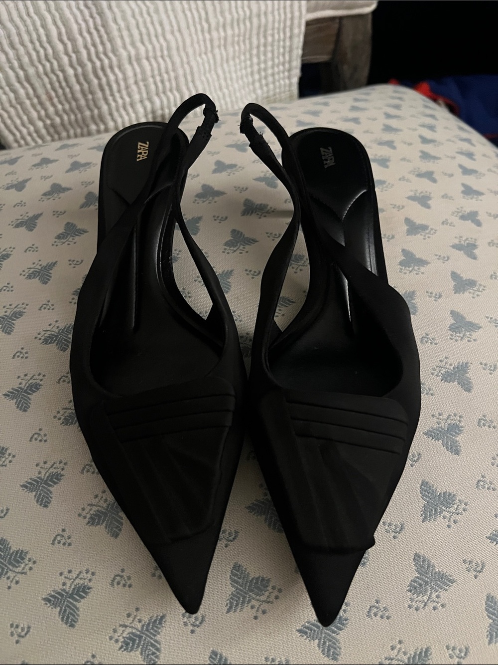 Zara Black Pointed Slingback Pumps with Strap Detail - Picture 9 of 12